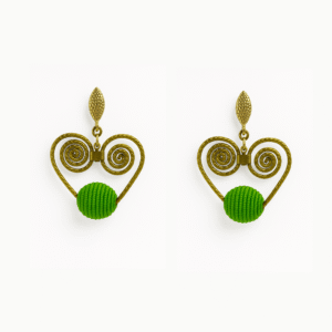 Heart Earring with Green Detail – Love and Color in Every Detail