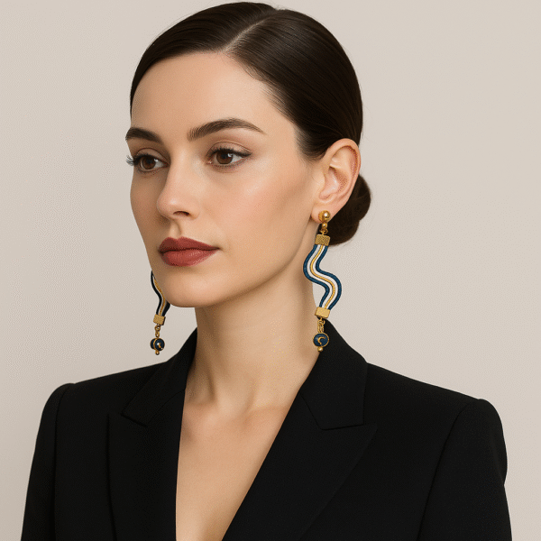 Earrings with blue details